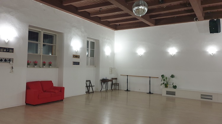 Plesna dvorana za swing na Zaloški 69 Ljubljana