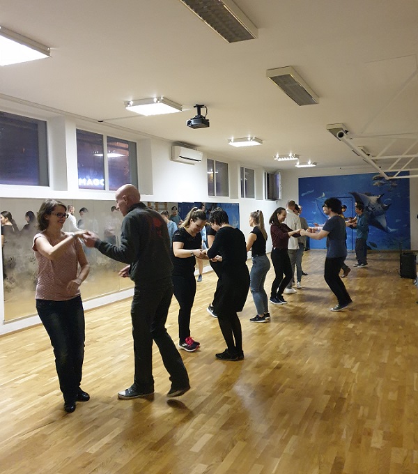 Plesna dvorana za swing na Celovški v Ljubljani